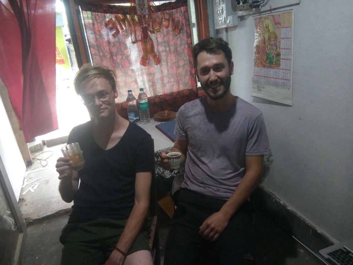 Atathi Niwas Guest House For Backpackers And Travellers Сіліґурі Екстер'єр фото