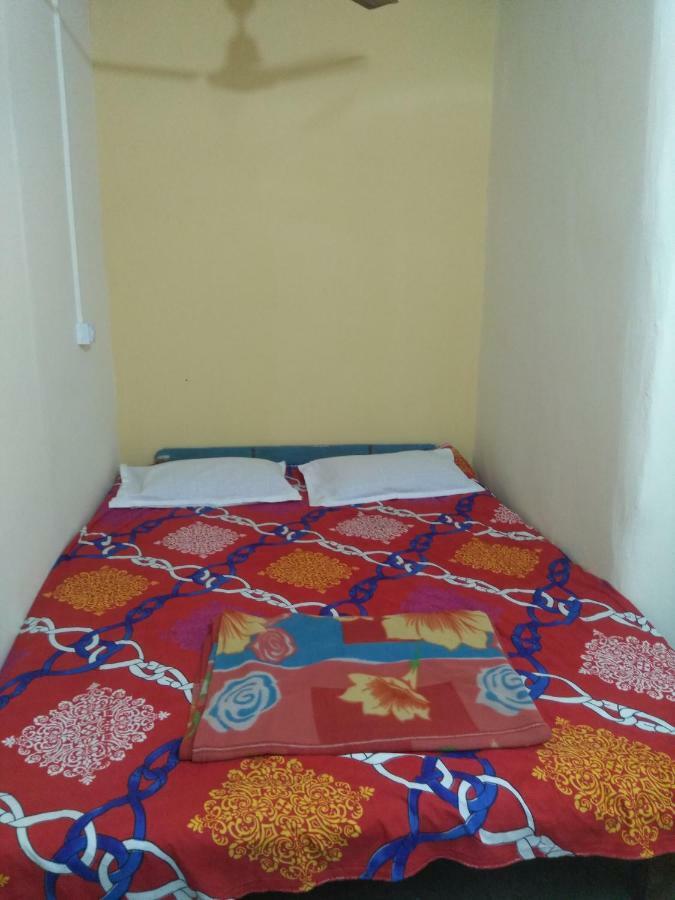 Atathi Niwas Guest House For Backpackers And Travellers Сіліґурі Екстер'єр фото