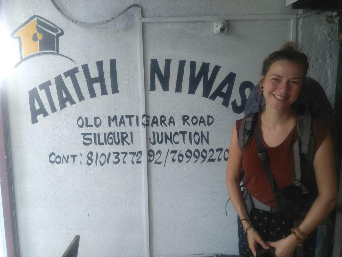 Atathi Niwas Guest House For Backpackers And Travellers Сіліґурі Екстер'єр фото